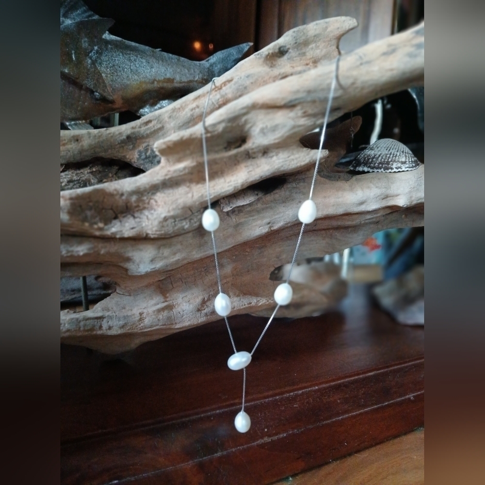 Freshwater pearls necklace with sterling silver adjustable chain